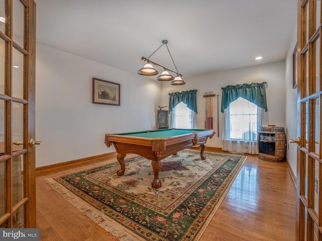 1709 RAGGED EDGE RD, Chambersburg, PA 17202