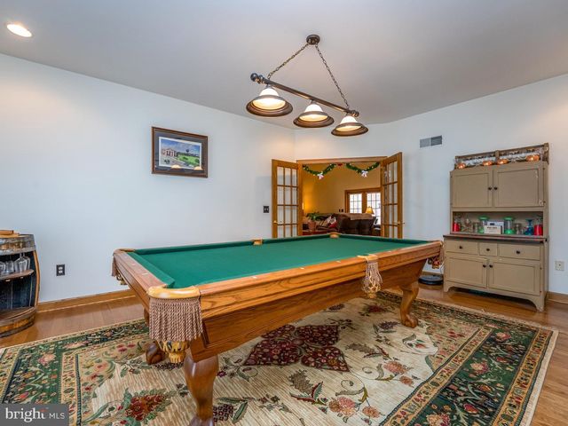 1709 RAGGED EDGE RD, Chambersburg, PA 17202