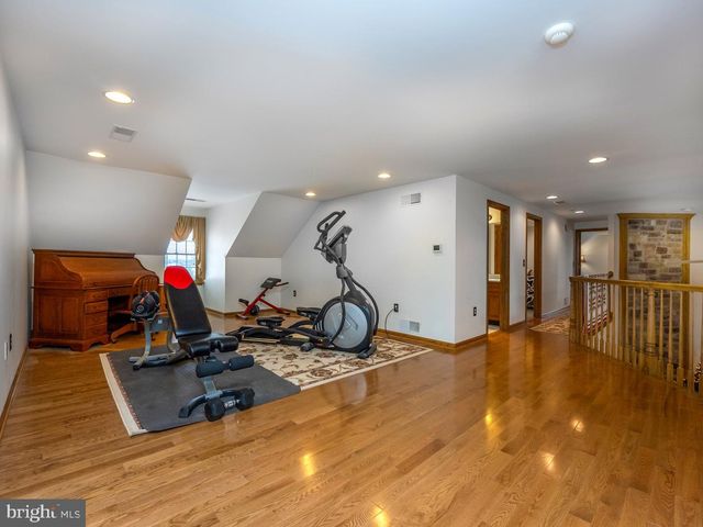 1709 RAGGED EDGE RD, Chambersburg, PA 17202