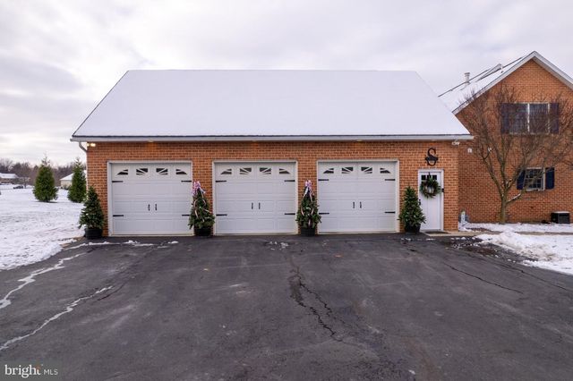 1709 RAGGED EDGE RD, Chambersburg, PA 17202