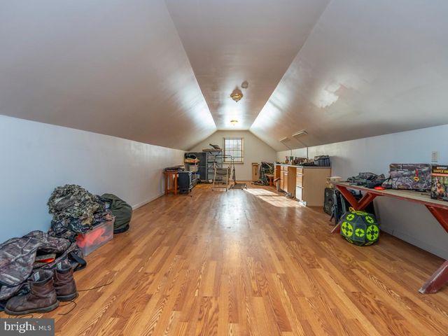 1709 RAGGED EDGE RD, Chambersburg, PA 17202