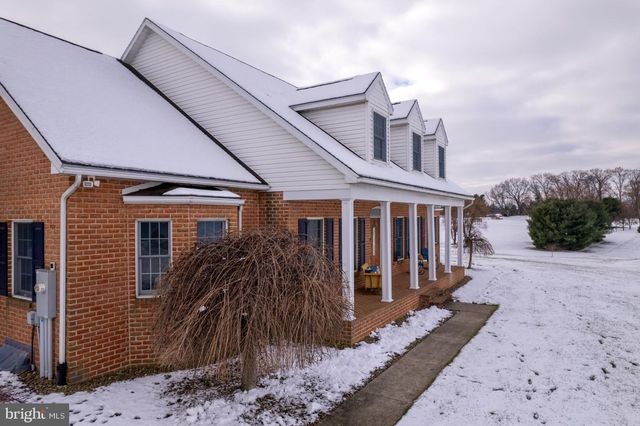 1709 RAGGED EDGE RD, Chambersburg, PA 17202