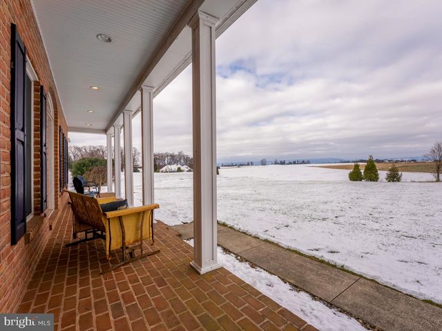 1709 RAGGED EDGE RD, Chambersburg, PA 17202