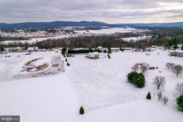 1709 RAGGED EDGE RD, Chambersburg, PA 17202