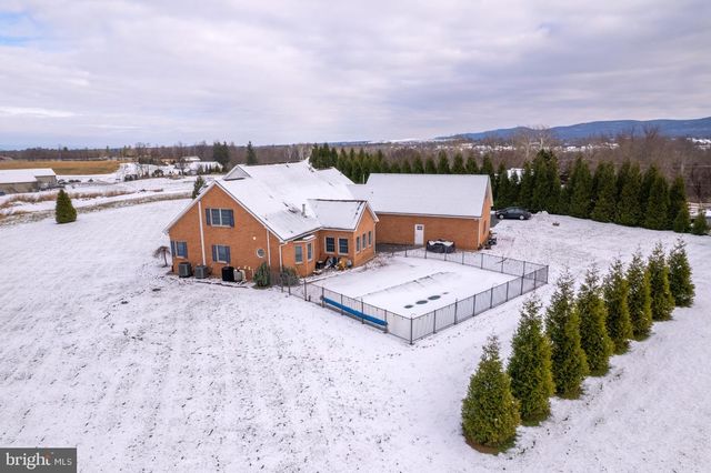 1709 RAGGED EDGE RD, Chambersburg, PA 17202