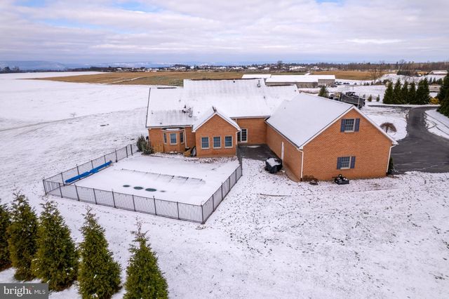 1709 RAGGED EDGE RD, Chambersburg, PA 17202