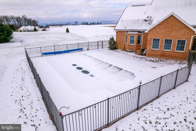 1709 RAGGED EDGE RD, Chambersburg, PA 17202