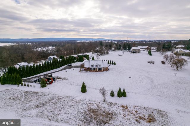 1709 RAGGED EDGE RD, Chambersburg, PA 17202