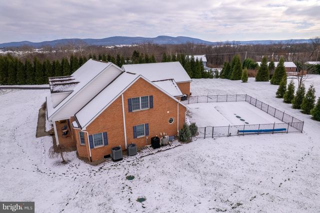 1709 RAGGED EDGE RD, Chambersburg, PA 17202