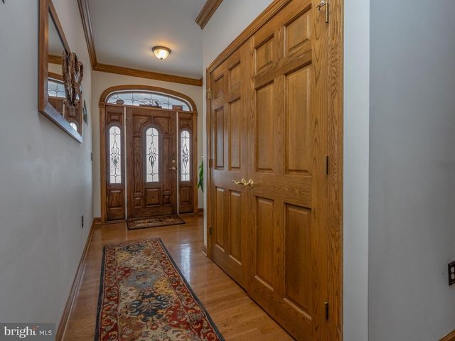 1709 RAGGED EDGE RD, Chambersburg, PA 17202