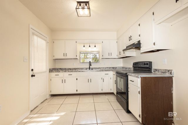 68 Fincher Lane, Loxley, AL 36551