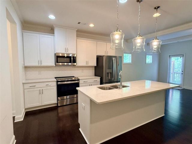 222 Ismal Drive, South Fulton, GA 30331