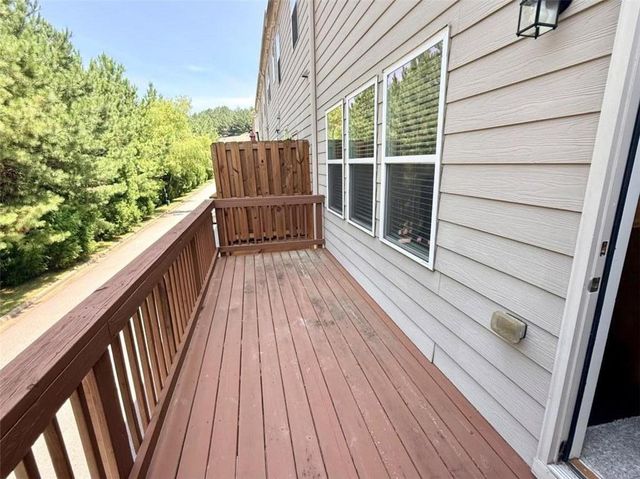 222 Ismal Drive, South Fulton, GA 30331