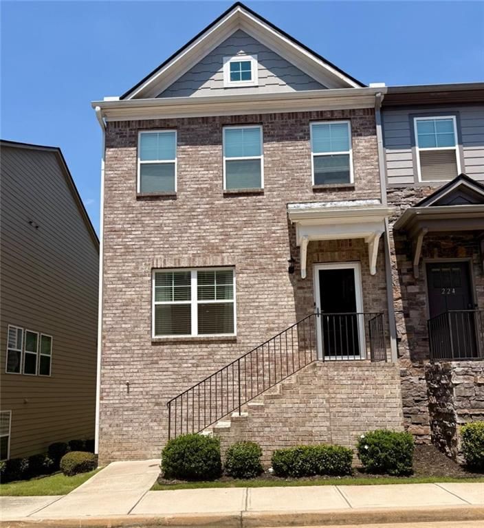 222 Ismal Drive, South Fulton, GA 30331
