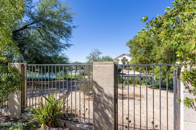 2401 N Lake Star Drive, Tucson, AZ 85749