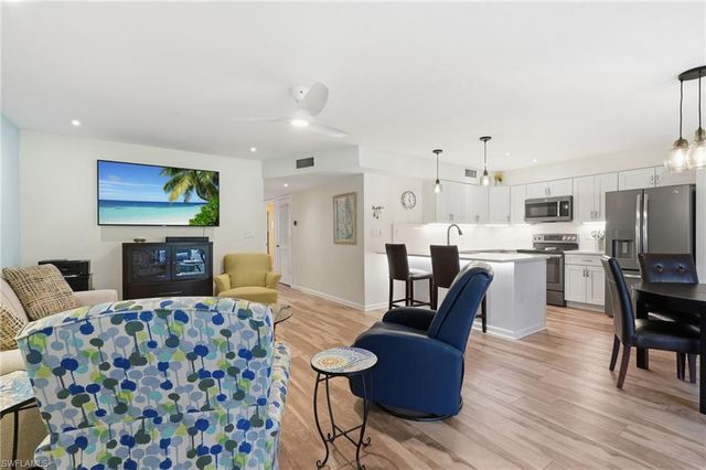 175 Forest Lakes BLVD 175, Naples, FL 34105