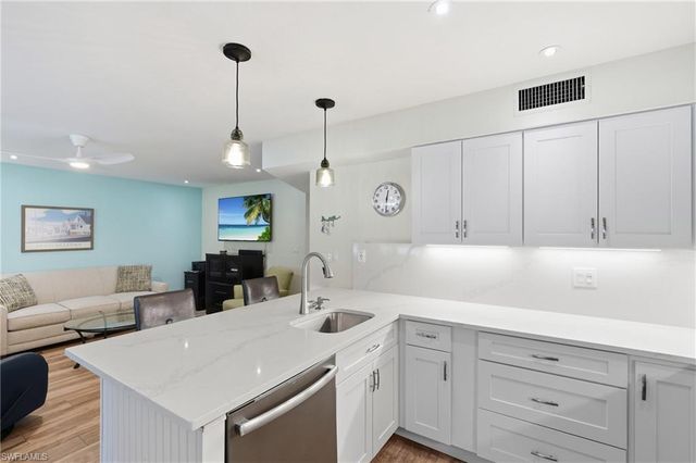 175 Forest Lakes BLVD 175, Naples, FL 34105