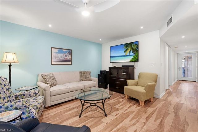 175 Forest Lakes BLVD 175, Naples, FL 34105