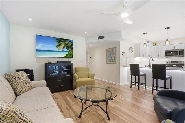 175 Forest Lakes BLVD 175, Naples, FL 34105