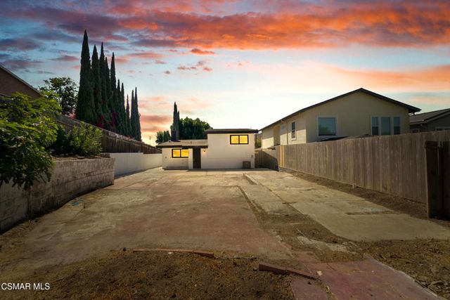 245 Houston Drive, Thousand Oaks, CA 91360