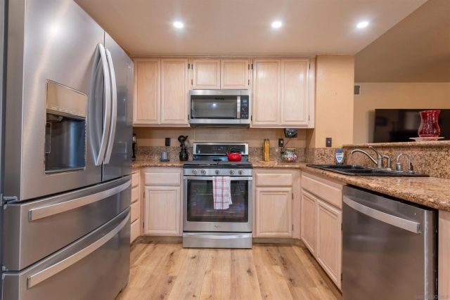 3626 W Ave J2, Lancaster, CA 93536