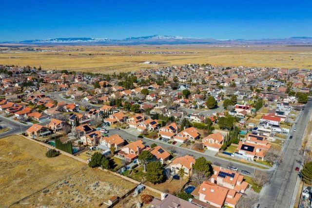 3626 W Ave J2, Lancaster, CA 93536