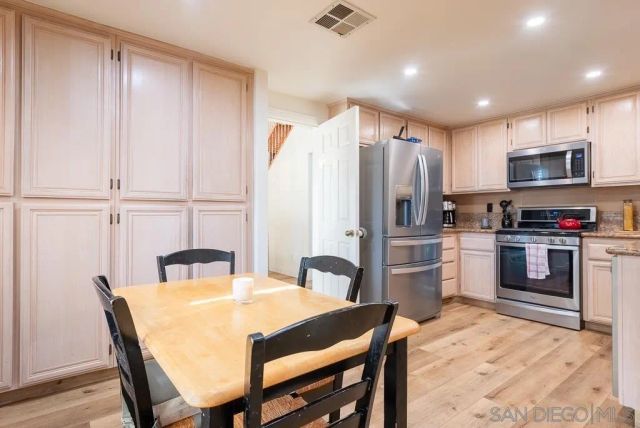 3626 W Ave J2, Lancaster, CA 93536