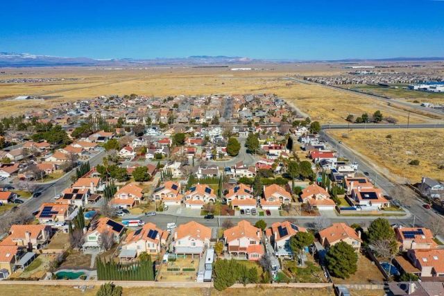 3626 W Ave J2, Lancaster, CA 93536