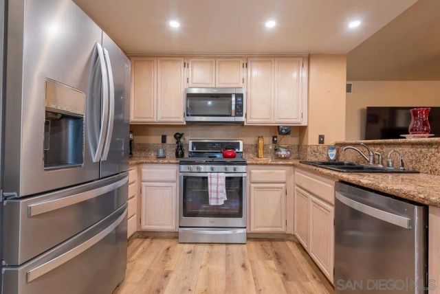 3626 W Ave J2, Lancaster, CA 93536