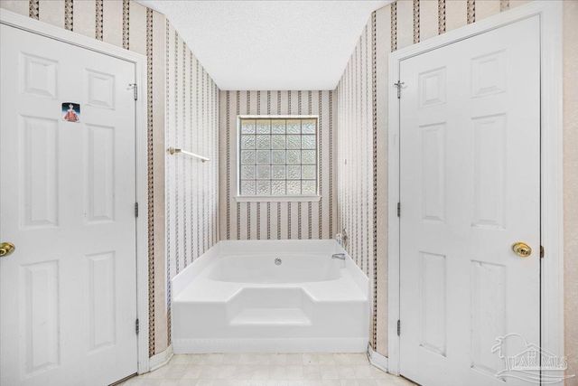 2216 Blue Lake Dr, Pensacola, FL 32506