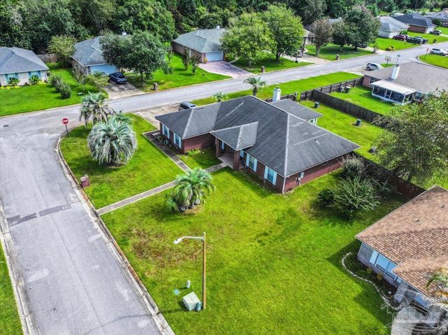 2216 Blue Lake Dr, Pensacola, FL 32506