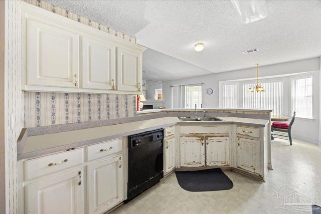 2216 Blue Lake Dr, Pensacola, FL 32506