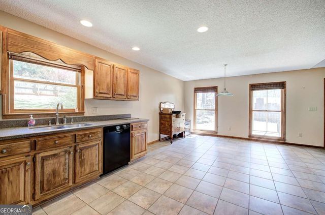 5 Marguerite Drive, Cartersville, GA 30121