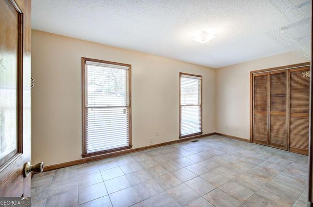 5 Marguerite Drive, Cartersville, GA 30121