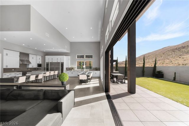 5201 Peak Climb Drive, Las Vegas, NV 89135