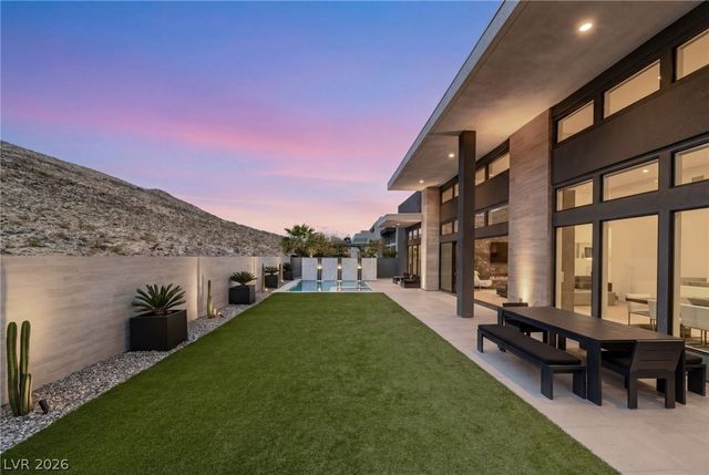 5201 Peak Climb Drive, Las Vegas, NV 89135