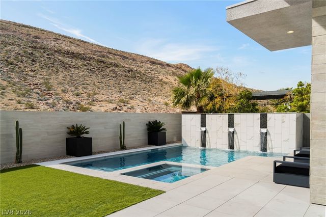 5201 Peak Climb Drive, Las Vegas, NV 89135