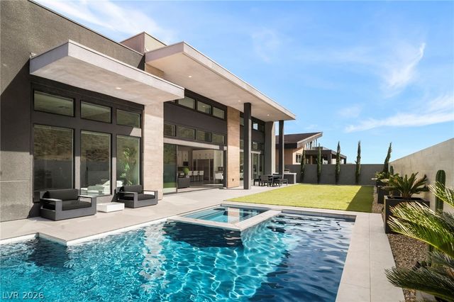 5201 Peak Climb Drive, Las Vegas, NV 89135