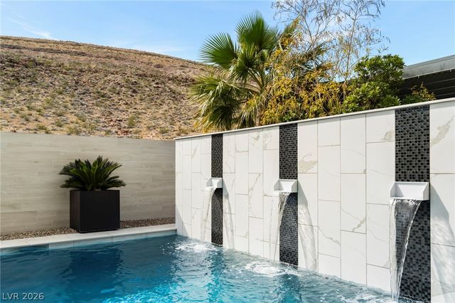 5201 Peak Climb Drive, Las Vegas, NV 89135