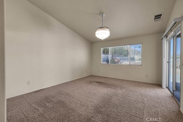 8674 Dumosa Avenue, Yucca Valley, CA 92284
