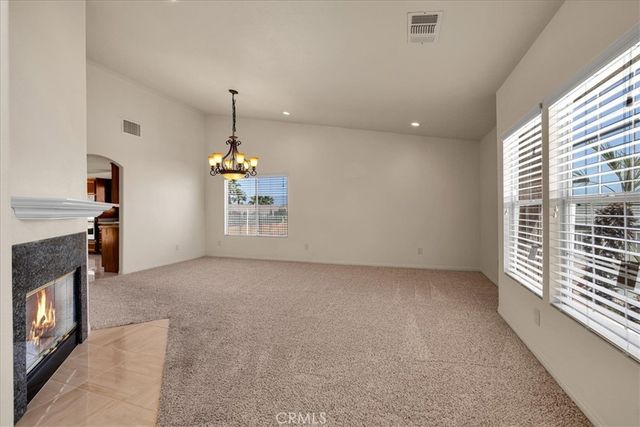 8674 Dumosa Avenue, Yucca Valley, CA 92284