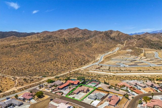 8674 Dumosa Avenue, Yucca Valley, CA 92284