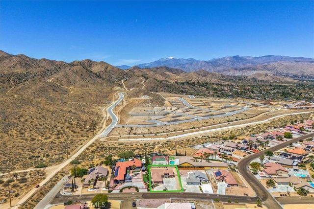 8674 Dumosa Avenue, Yucca Valley, CA 92284