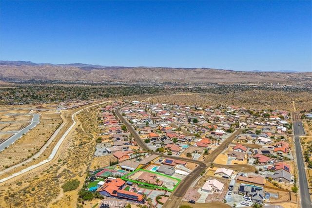 8674 Dumosa Avenue, Yucca Valley, CA 92284