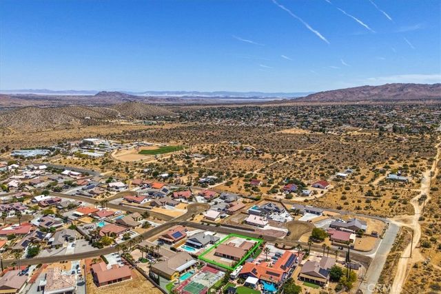 8674 Dumosa Avenue, Yucca Valley, CA 92284
