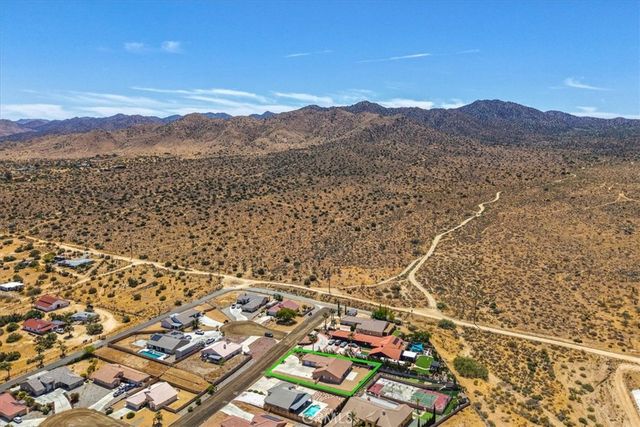 8674 Dumosa Avenue, Yucca Valley, CA 92284