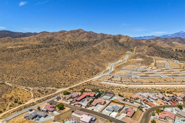 8674 Dumosa Avenue, Yucca Valley, CA 92284