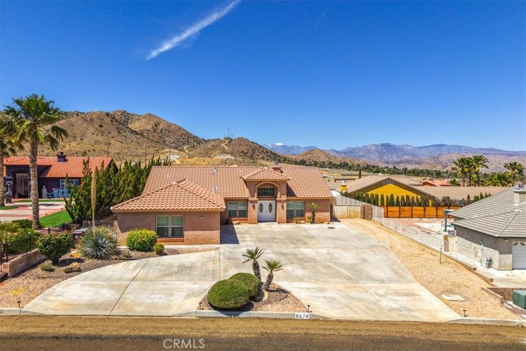 Image 1 of property listing at 8674 Dumosa, Yucca Valley, CA 92284