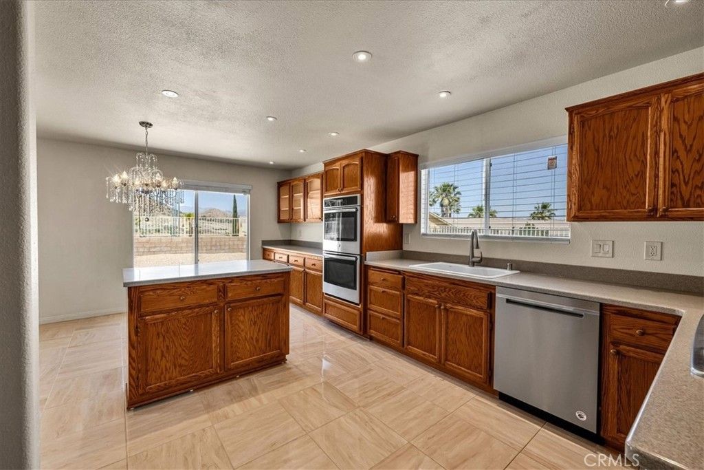 Image 13 of property listing at 8674 Dumosa, Yucca Valley, CA 92284