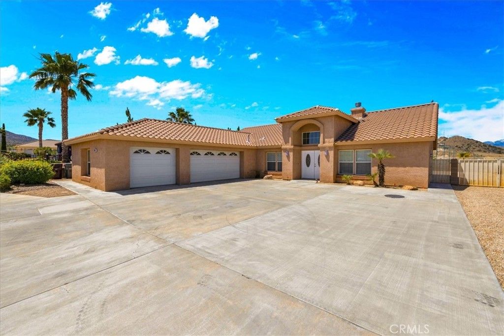 Image 2 of property listing at 8674 Dumosa, Yucca Valley, CA 92284